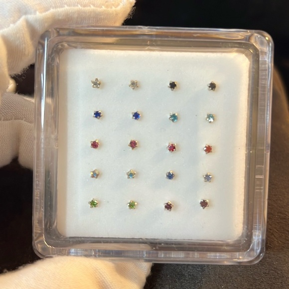 925 Sterling silver 20 gage crystal CZ Nose Rings set of 20. - Picture 4 of 6